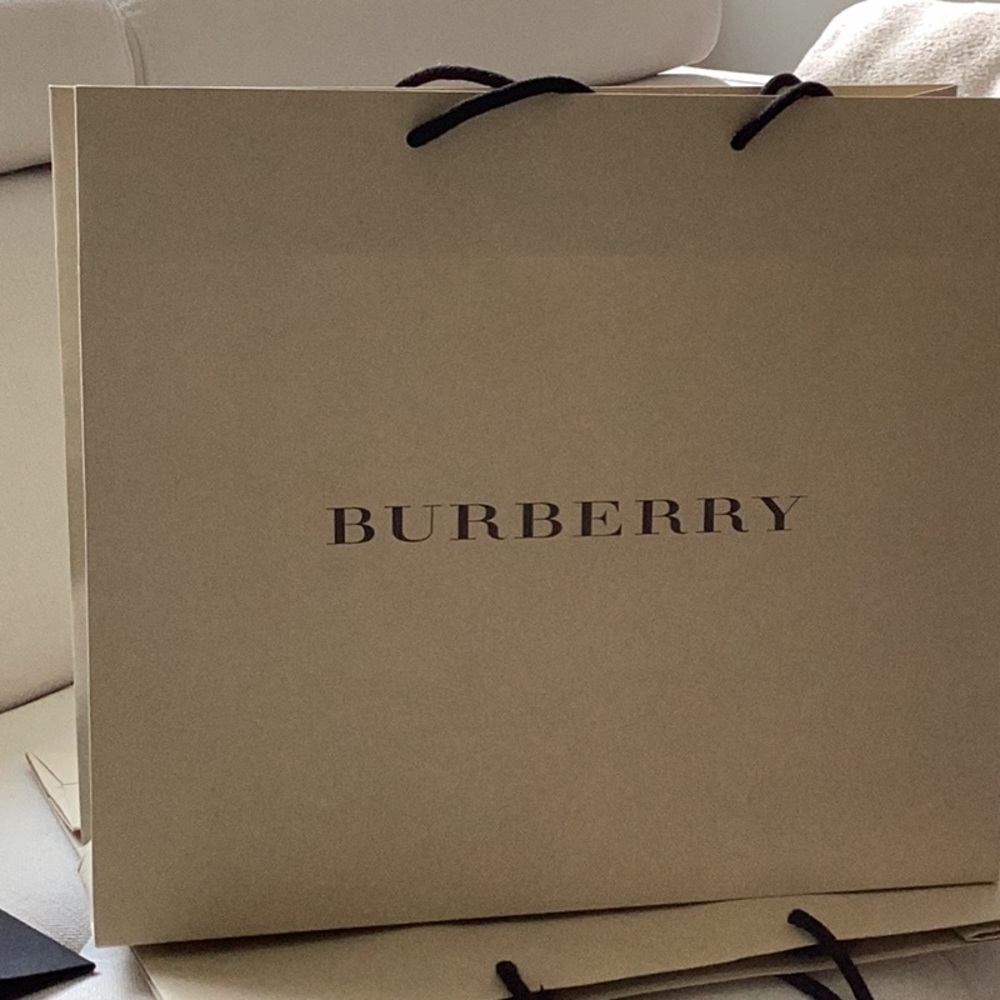 COPY - NEW BURBERRY Large  White With  LOGO PAPER SHOPPING GIFT BAG 11,9x16,5x4…